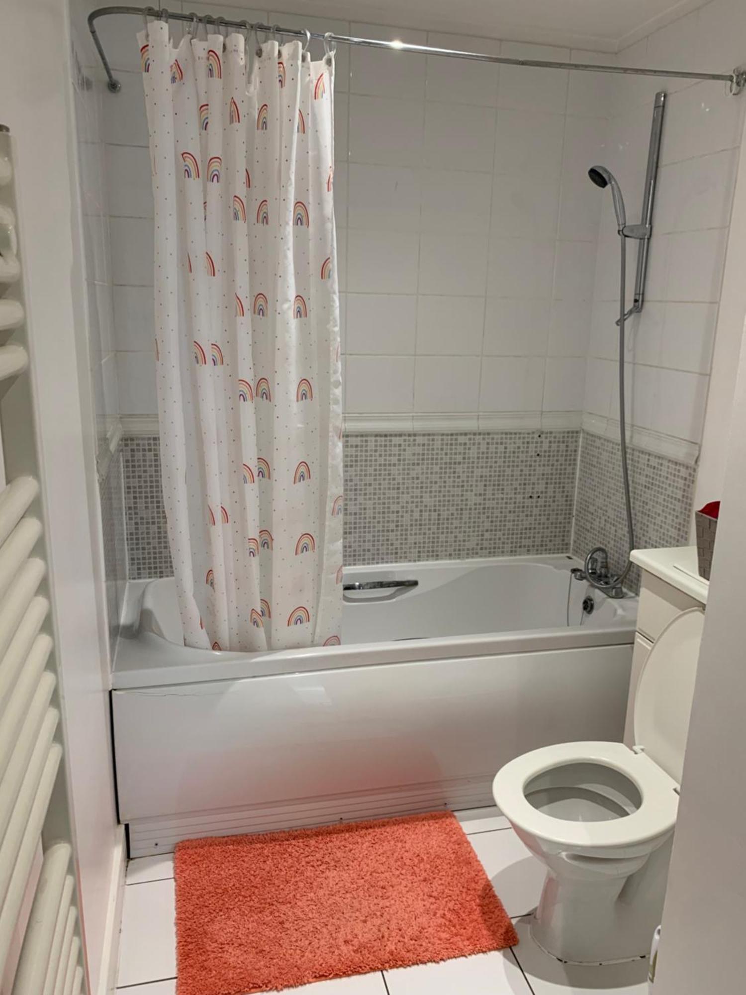 Room In Stratford With Private Bathroom And Parking London Exterior foto